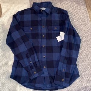 Old Navy flannel, men’s size M, new with tags, navy blue
